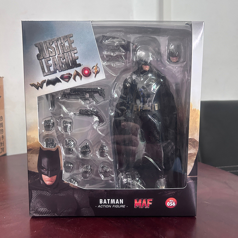 Model Kit Eva 01 - Figur Justice League Bruce Wayne Batman
