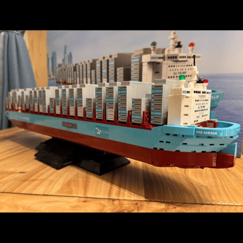 Kapal Kontainer Dual-Fuel 2026 - Model Kit U Boat ulasan dan harga