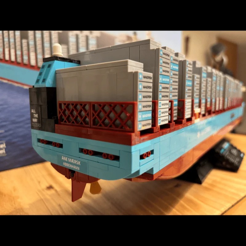 Kapal Kontainer Dual-Fuel 2026 - Model Kit U Boat ulasan dan harga