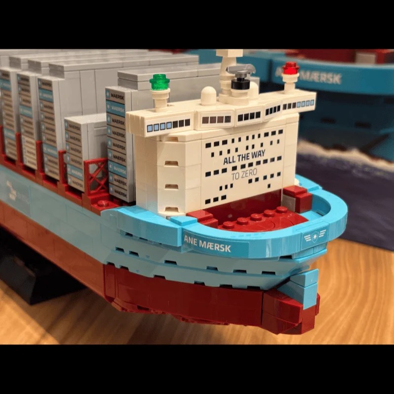 Kapal Kontainer Dual-Fuel 2026 - Model Kit U Boat ulasan dan harga