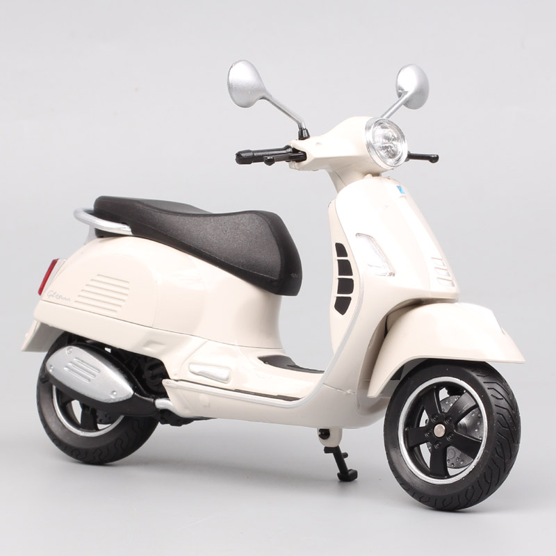 Welly Skala 1/12 Vespa GTS Sup - Model Kit Vespa ulasan dan harga